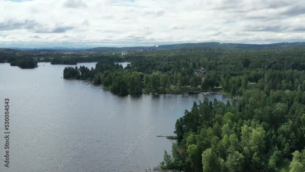 survol de rivière, fleuve et lac en Suède