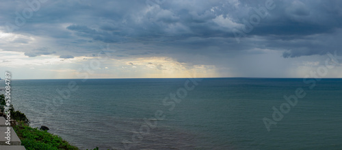 Fototapeta Naklejka Na Ścianę i Meble -  view of the ocean from the beach