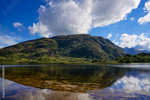 Fototapeta Naklejka Na Ścianę i Meble -  Loch Shiel near Glenfinnan in the Scottish highlands