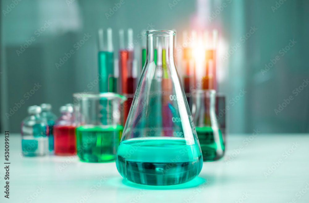 Scientists are preparing test tubes containing a large number of chemical and chemical structural formulas in the Science Laboratory to research antiretroviral drugs, a future world maintenance idea. Scientists are preparing test tubes containing a large number of chemical and chemical structural formulas in the Science Laboratory to research antiretroviral drugs, a future world maintenance idea.