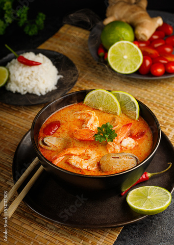 Fotografie Tom Yum kung Spicy Thai soup