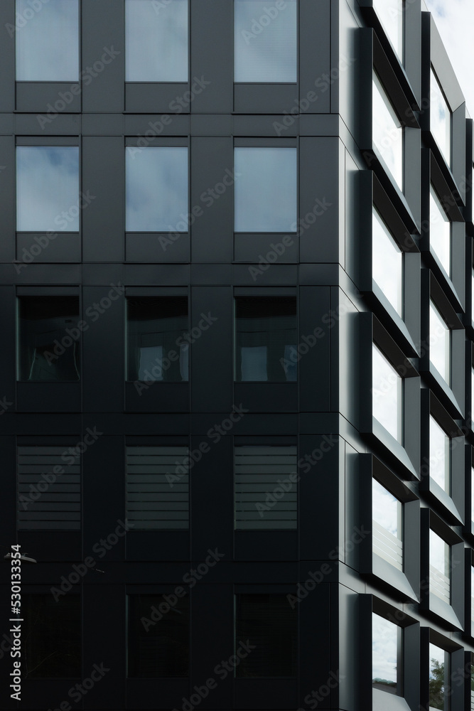 czarny budynek we Wrocławiu  - obrazy, fototapety, plakaty 