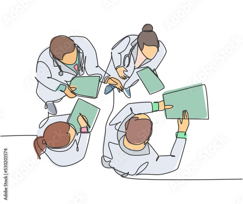 Single continuous line drawing of senior male doctor giving explanation to physician assistant about hospital procedures. Medical healthcare service concept. One line draw design vector illustration