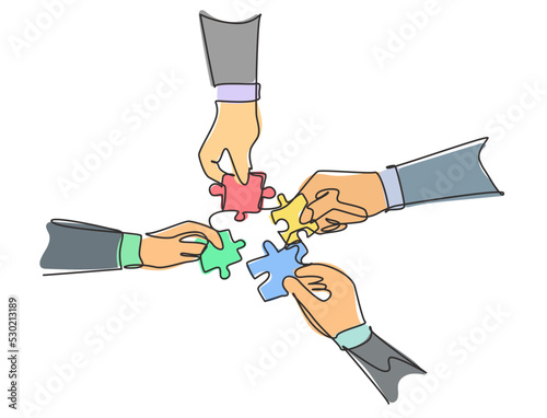 Single continuous line drawing of business team members unite puzzle pieces together to one as team building symbol. Employee teamwork concept. Trendy one line draw design vector graphic illustration