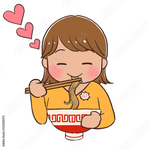 ラーメンを食べて幸せな女性