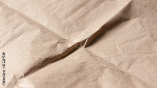 Arrugas en bolsa de papel color cartón
