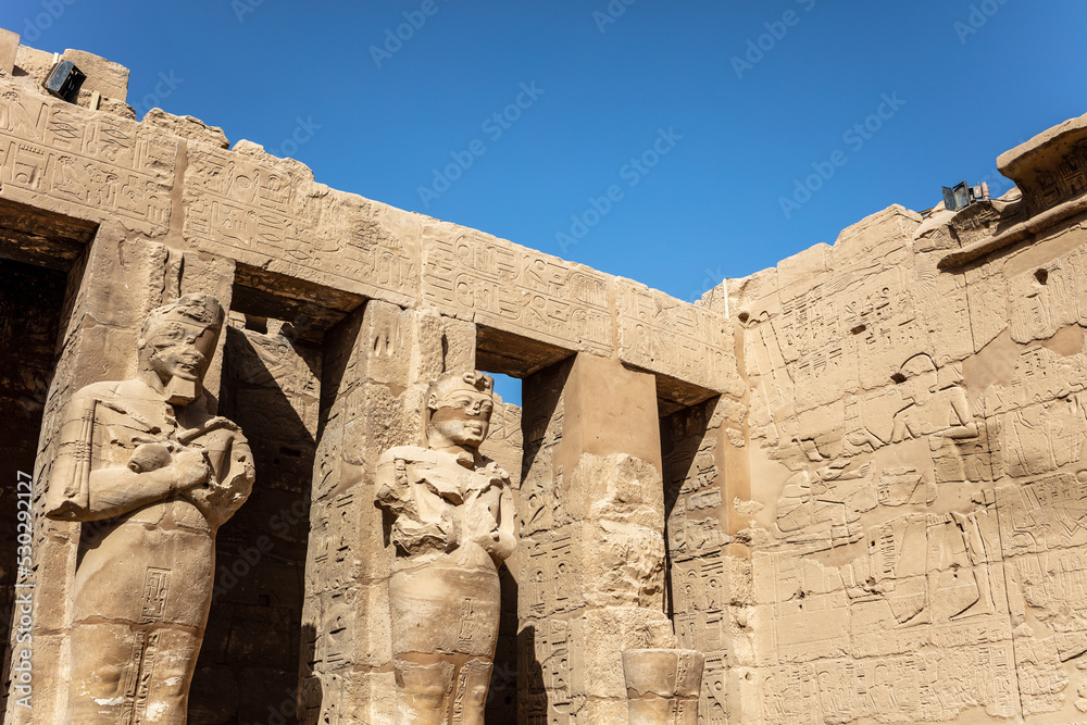 Stockfoto Statues of ancient Egyptian pharaohs and gods. Various ...