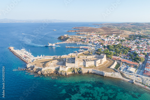 To look at Bozcaada with cubes.
