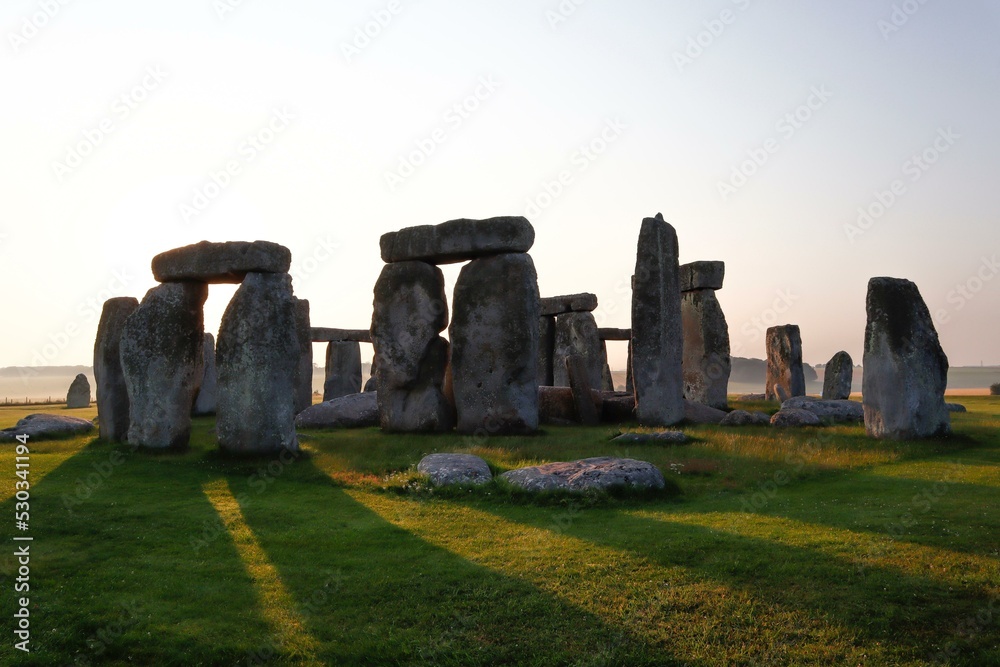 Naklejka premium Stonehenge Stonehenge Sky Natural landscape Grass Megalith