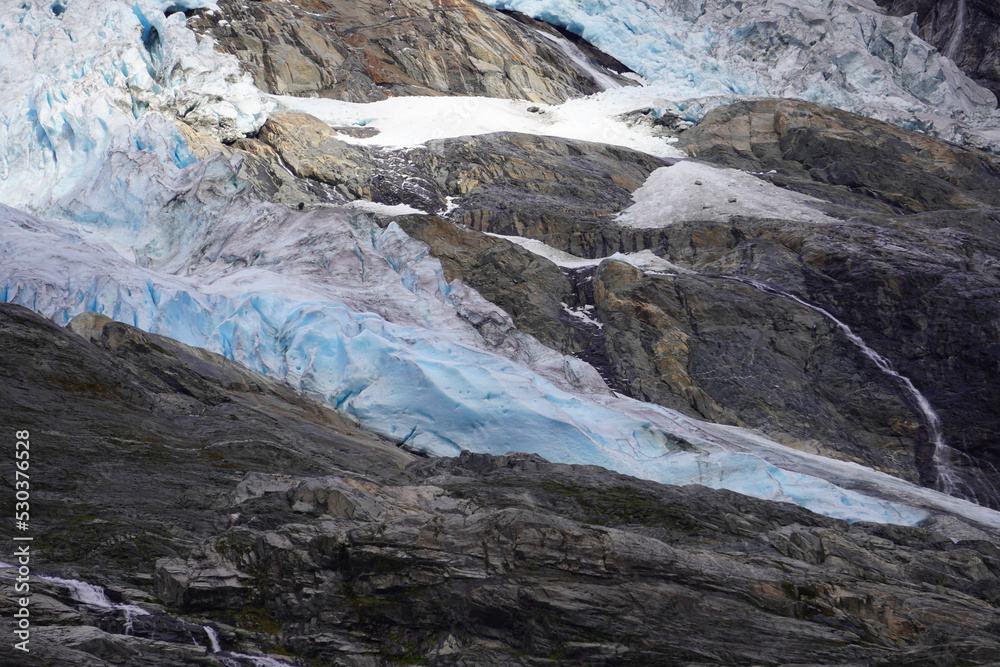 Nahaufnahme vom Boyabreen Gletscher in Norwegen