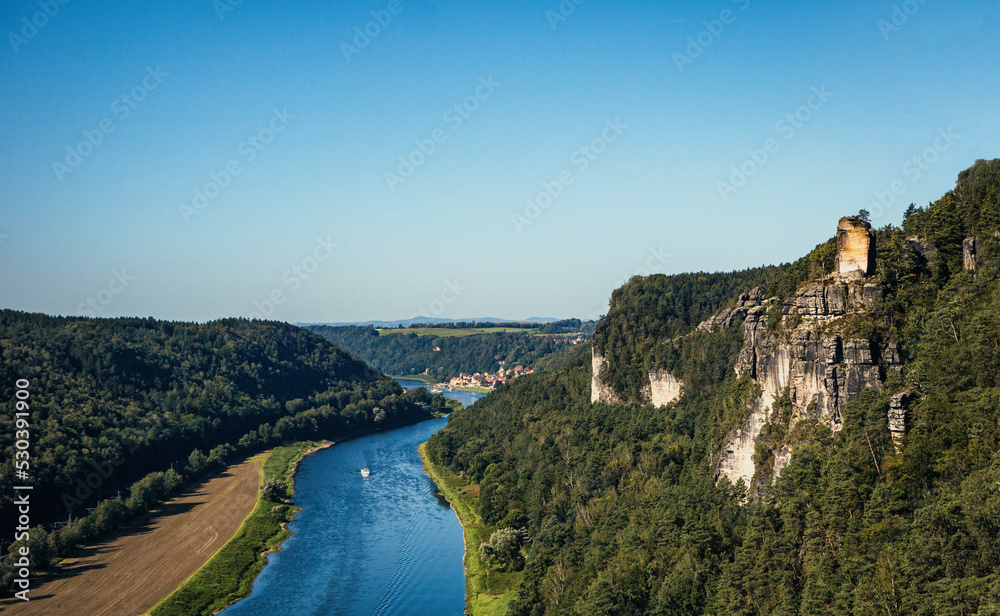 Die wunderschöne Natur in Bad Schandau. Am Nationalpark zwischen Felsen und Sandsteinen in der Sächsischen Schweiz. Die wunderschöne Natur in Bad Schandau. Am Nationalpark zwischen Felsen und Sandsteinen in der Sächsischen Schweiz.