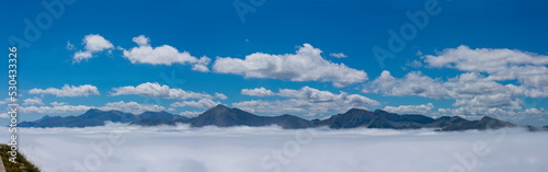 Mar de nubes en FuenteDe photo