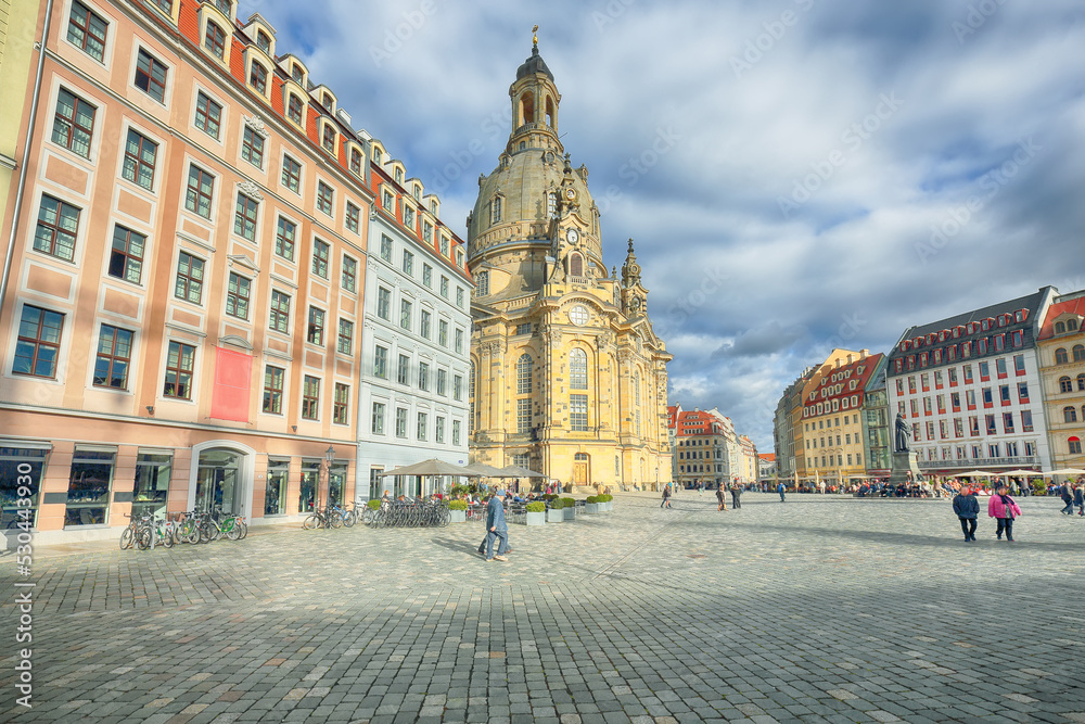Fototapeta premium Amazing view of of Baroque church - Frauenkirche at Neumarkt square in downtown of Dresden.