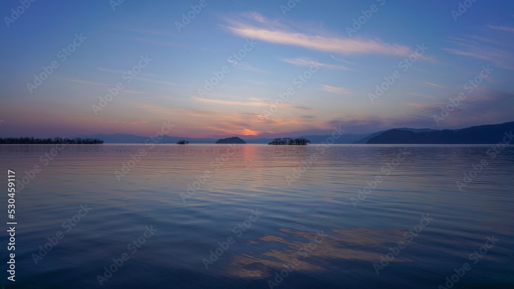 日没直後の琵琶湖のパノラマ夕焼け情景＠滋賀