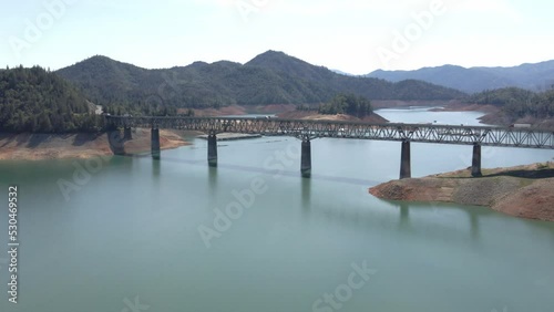 Wallpaper Mural Shasta Lake in northern California Torontodigital.ca