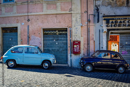 Anciennes voitures classiques italiennes © PPJ