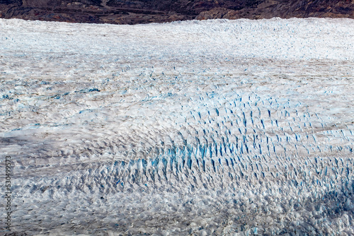 Campo de hielo y sus formas que poco a poco van imprimiendo en rocas.