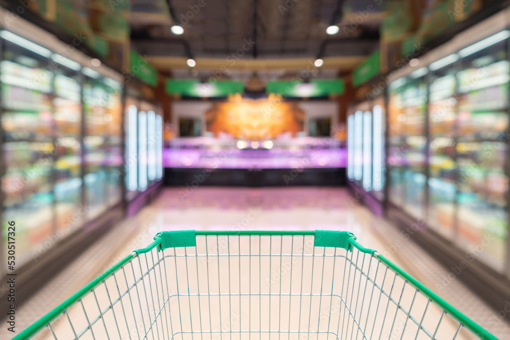 empty shopping cart in supermarket grocery store background Stock Photo ...