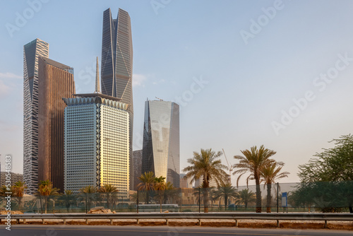 Riyadh roads and streets are filled with ornamental trees on both sides of the road, downtown, Riyadh skyline, King Abdullah Financial District, Saudi Arabia © Mohammed