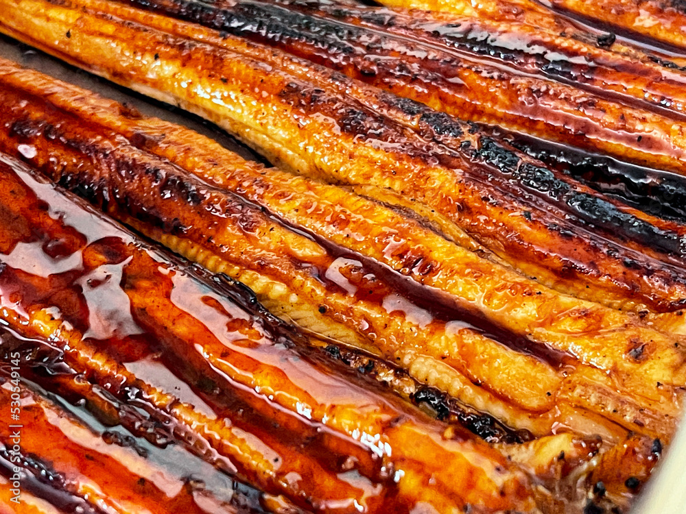 ふっくらとした身が美味しい穴子の直火焼き StockFoto Adobe Stock