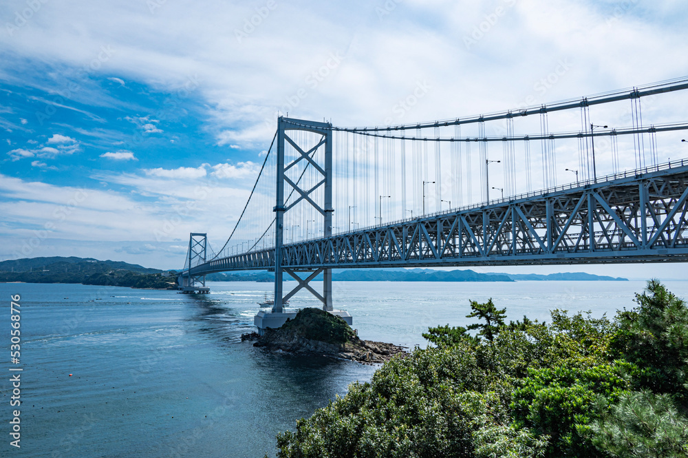 Fototapeta premium 大鳴門橋と鳴門海峡