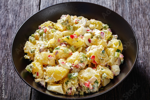 Canvas-taulu shout hallelujah potato salad in black bowl