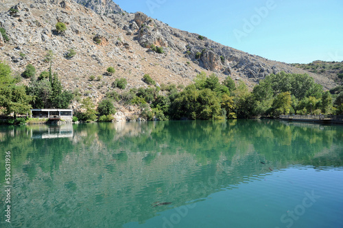 Le lac de Votomos à Zaros près d'Agioi Déka en Crète