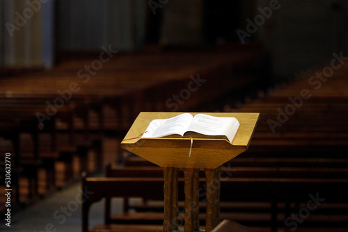Tableau sur toile Faith and religion. Catholic church.