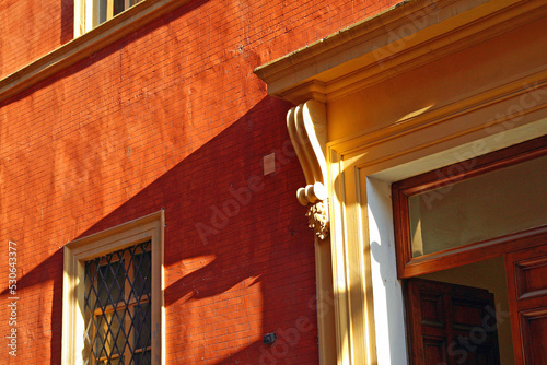 Φωτογραφία Siena, Italy, cream moulding doorway