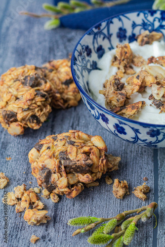 Cookie de petit d  jeuner et bol de fromage blanc