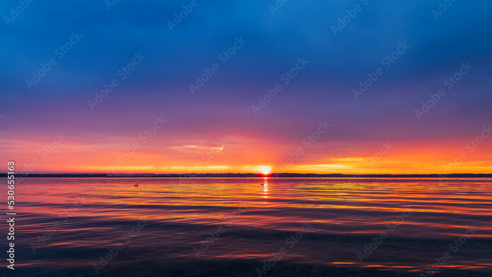 sunset over the bay - obrazy, fototapety, plakaty 