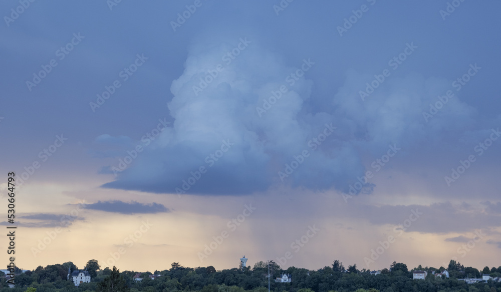 Formation orageuse de nuages