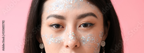 Portrait of young Asian wom...