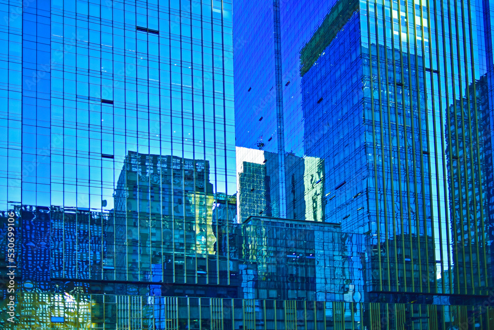 Reflection of glass windows of skyscrapers in central Seoul, 서울 중심가 고층빌딩 유리창의 반사 Reflection of glass windows of skyscrapers in central Seoul, 서울 중심가 고층빌딩 유리창의 반사