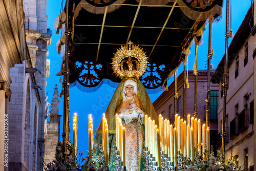 Cofradía de Nuestra Señora del Amparo de Toledo con los pasos de Virgen del Amparo, Oración en el Huerto, Cristo Amarrado a la columna, Nuestro padre Jesús Nazareno y Cristo de la Agonía