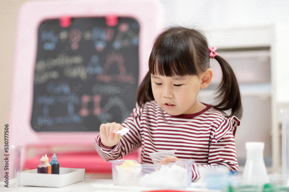 young girl playing Science experiment toys for homeschooling young girl playing Science experiment toys for homeschooling