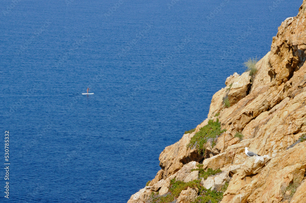 Stehpaddeln an Korsikas Küste