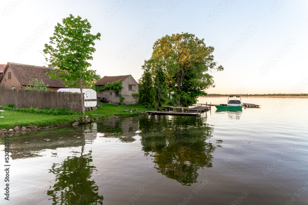 Obraz premium canal and houses