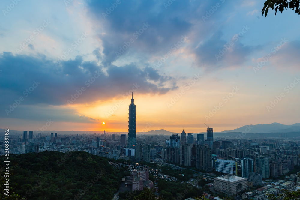 Naklejka premium Sunset landscape of Xinyi District cityscape