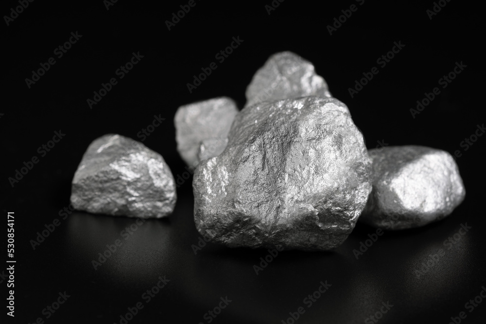 Pure silver or platinum from the mine that was unearthed was placed on the black sand. Pure silver or platinum from the mine that was unearthed was placed on the black sand.
