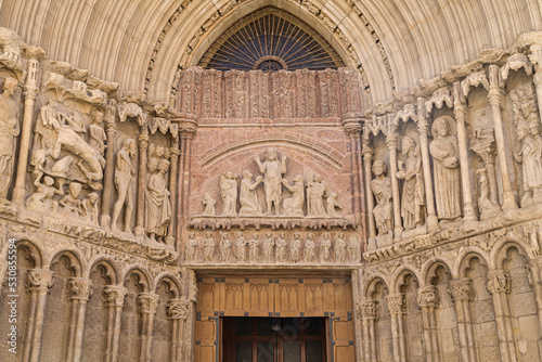 Obraz na płótnie Detail of the Portal of San Bartolome Church in Logroño w salonie