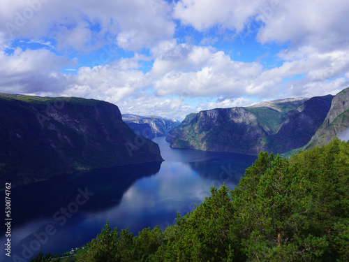 Blick auf den Aurlandsfjord in Norwegen