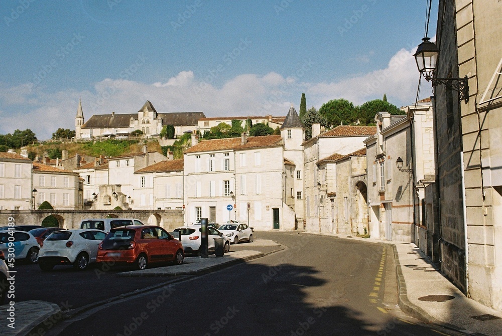 Rue de l'Évêché, Saintes, Charente-Maritime, Nouvelle-Aquitaine, France.