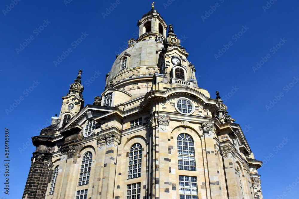 Die Frauenkirche auf dem Neumarkt in Dresden
