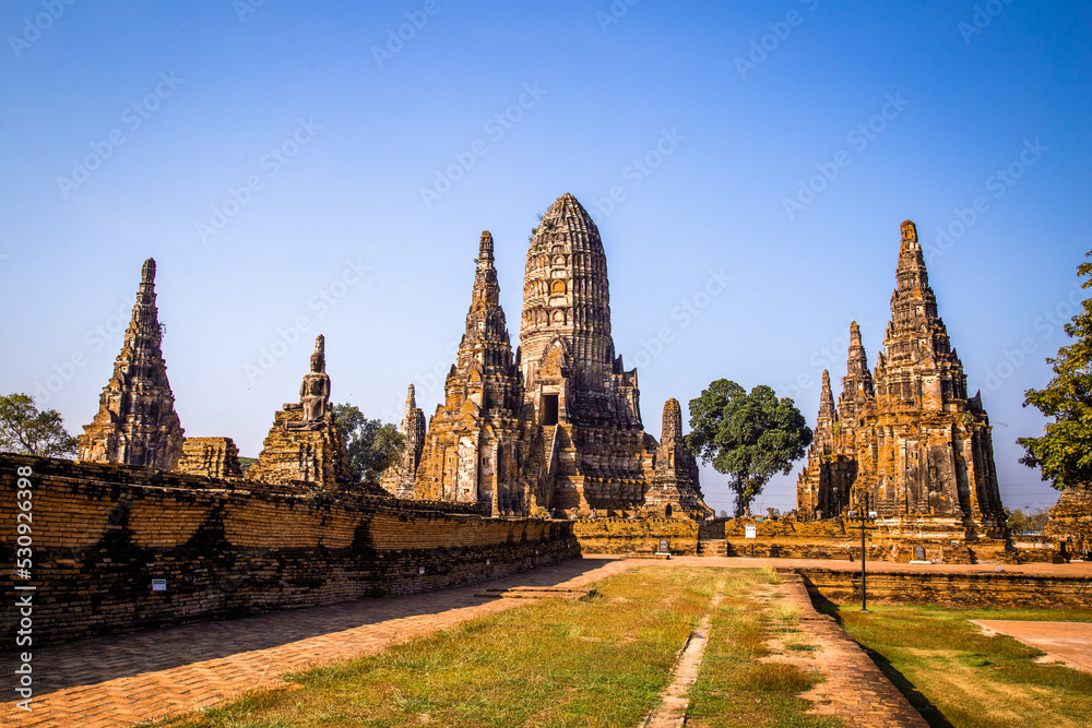 Wat Chaiwatthanaram ruin temple in Ayutthaya, Thailand Wat Chaiwatthanaram ruin temple in Ayutthaya, Thailand