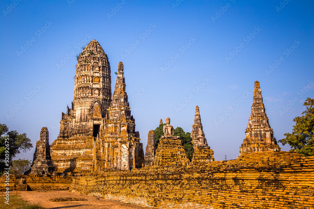 Wat Chaiwatthanaram ruin temple in Ayutthaya, Thailand Wat Chaiwatthanaram ruin temple in Ayutthaya, Thailand