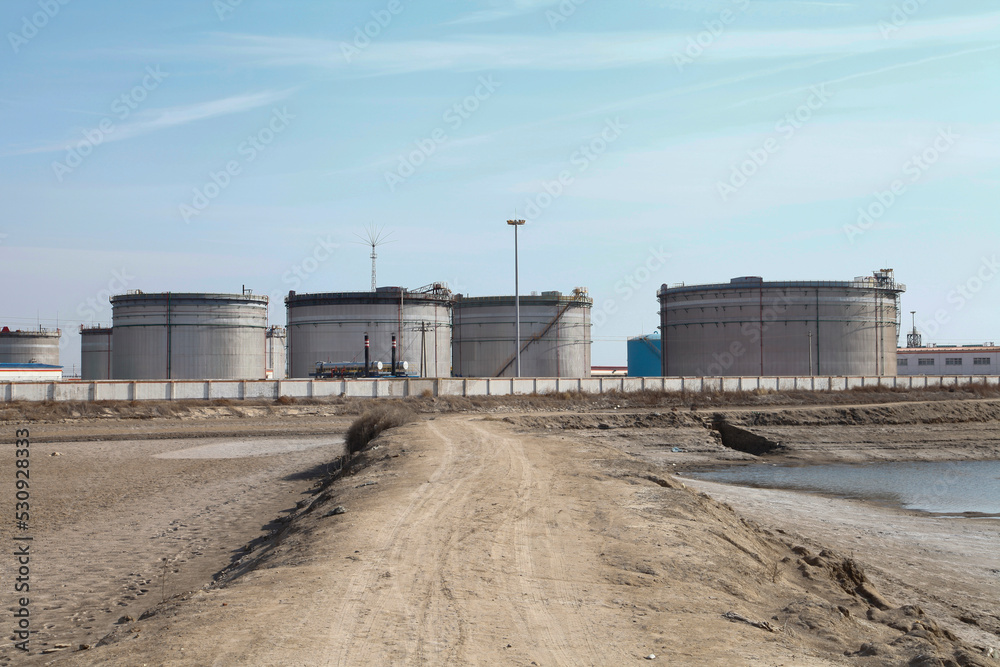 Obraz premium Petroleum chemical plant
