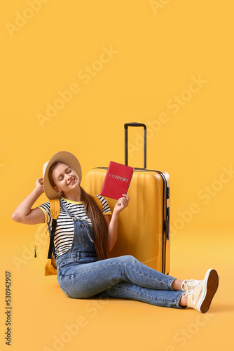 Female tourist with big pas...