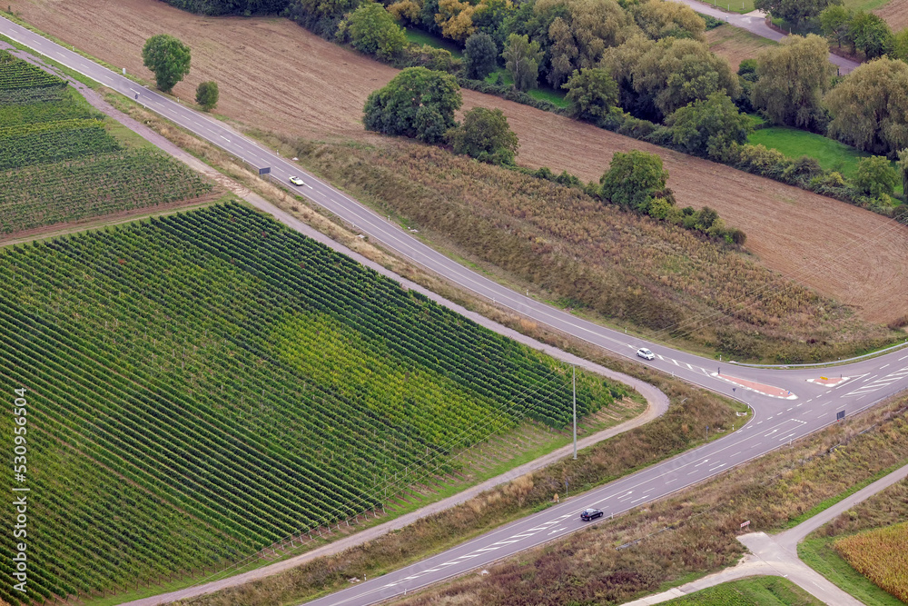 Landstraße aus der Vogelperspektive