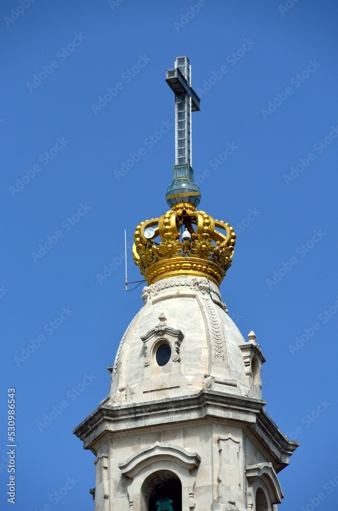 Campanario de la Basílica de Nuestra Señora del Rosario de Fátima, Portugal Campanario de la Basílica de Nuestra Señora del Rosario de Fátima, Portugal